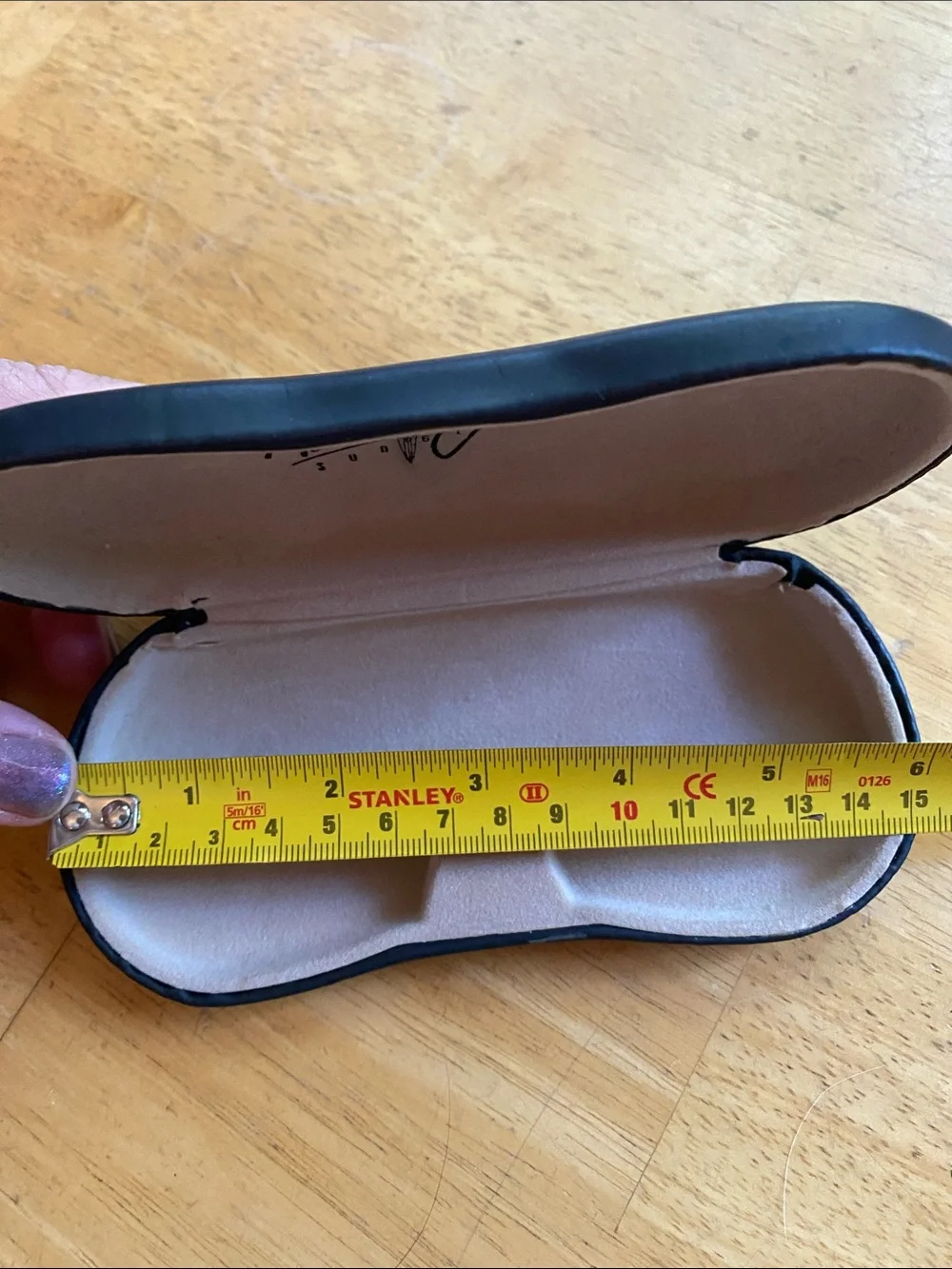 V! Maui Jim glasses case